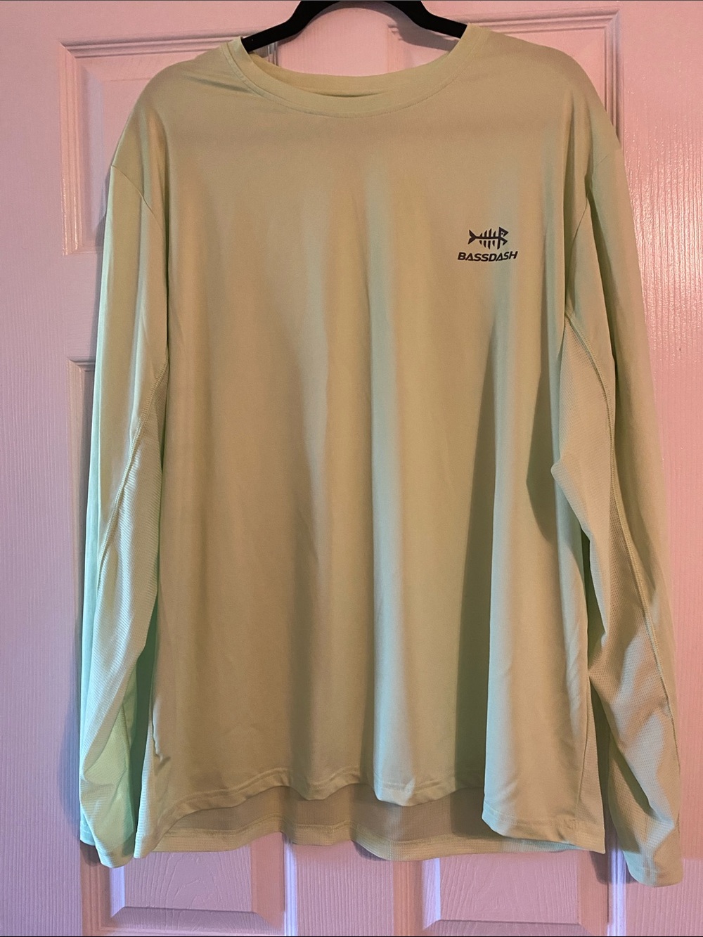 Men's Long-Sleeve Performance Tee in Light Green